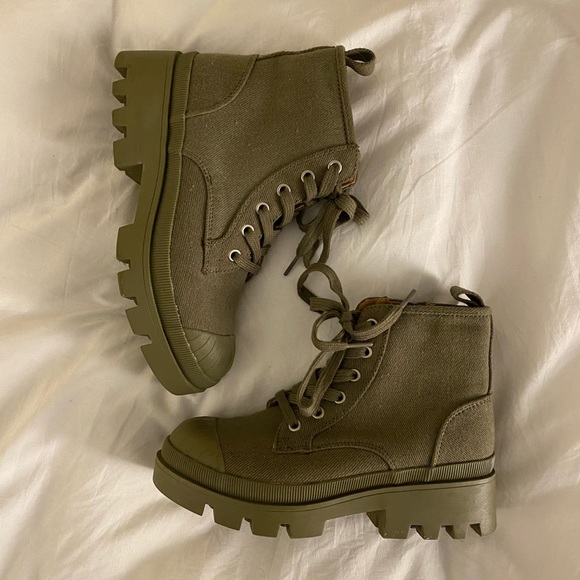 Universal Thread Shoes Teagan Laceup Sneaker Boots Poshmark